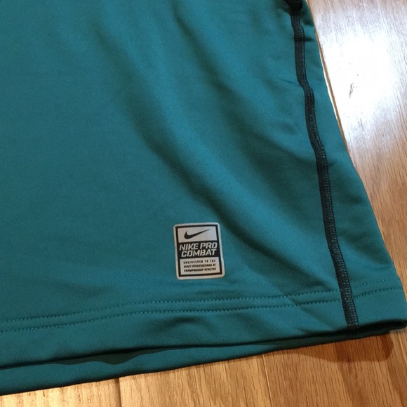 NWT Nike Pro Combat Hyperwarm 1/4 Zip Hoody - Picture 5 of 10